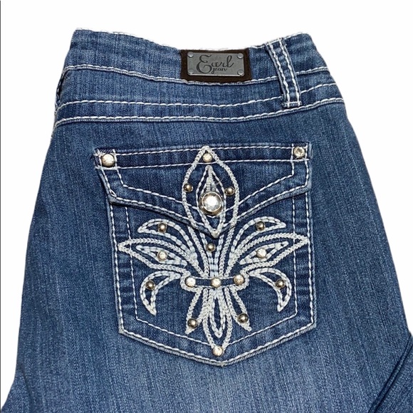 Earl Jeans Denim - Earl Studded Pockets Boot Cut Jeans